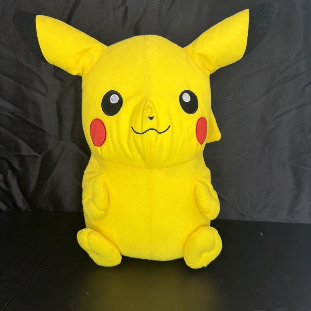Pokemon Pikachu Plush 2017 Nintendo Game Freak Yellow Stuffed Animal Toy